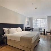 SUPERIOR COM CAMA CASAL