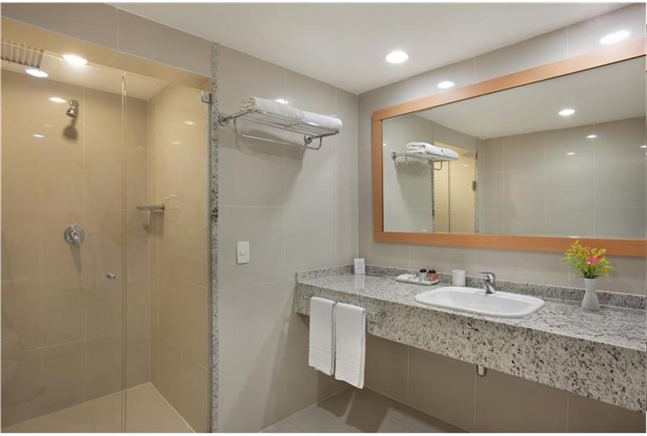 Windsor Leme Banheiro Luxo 3.jpg