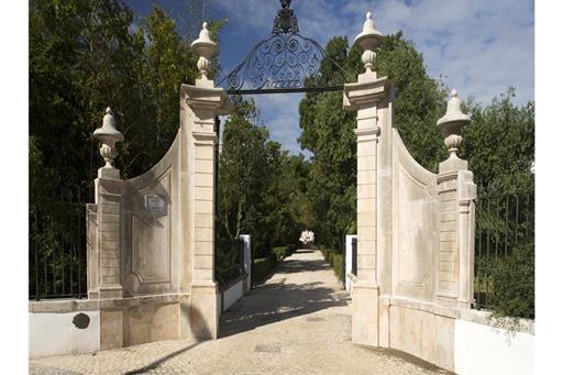 Gate Entrance (Custom).jpg