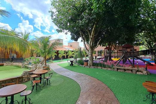 play + piscina natural.jpg