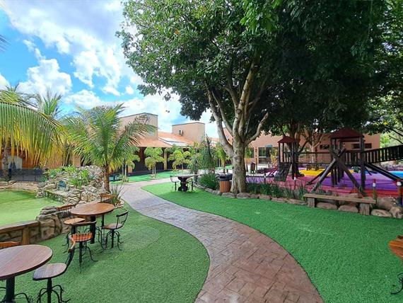 play + piscina natural.jpg