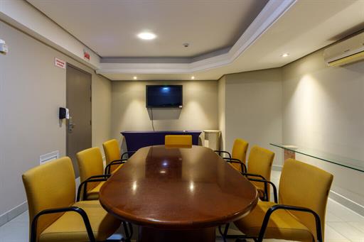 sbnf - sala escaler baixa.jpg