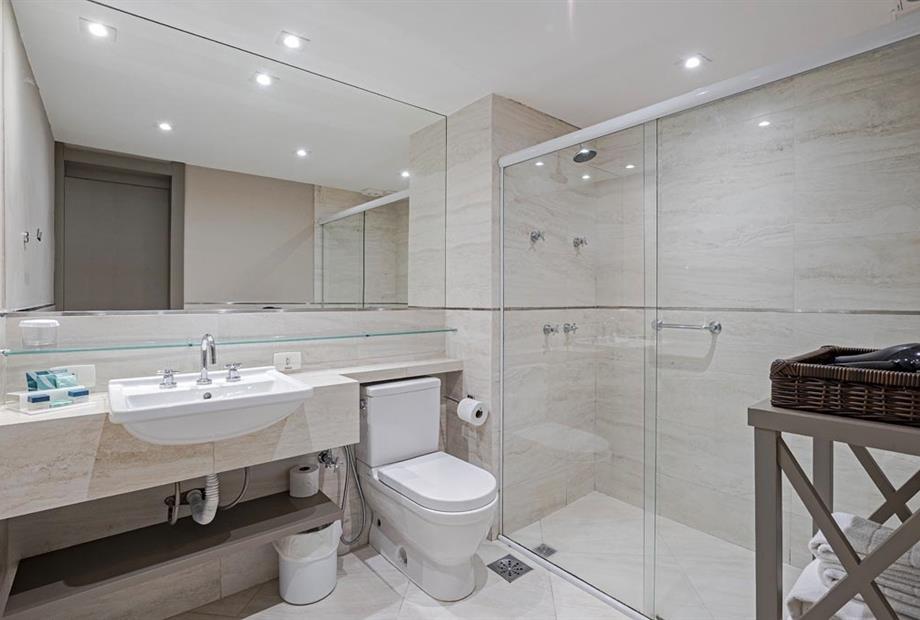 SBNF - Suíte Master  - Banheiro (1).jpg