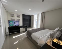 Master Suite King Bed