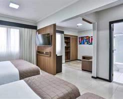 Premium Suite, 1 Queen Bed and 2 Single Beds