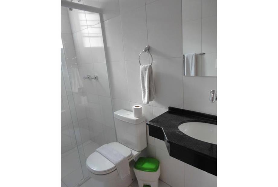 Quarto casal - banheiro 02 copy.jpg