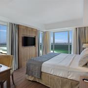 LUXO PLUS COM CAMA CASAL