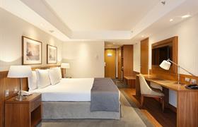 SUPERIOR COM CAMA CASAL do Windsor Marapendi Hotel