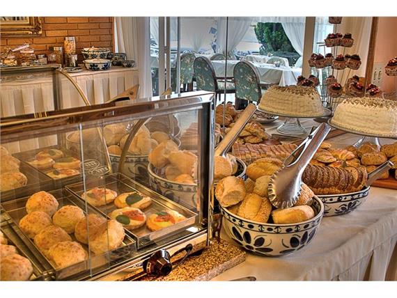 cafe da manha salgados e doces.jpg