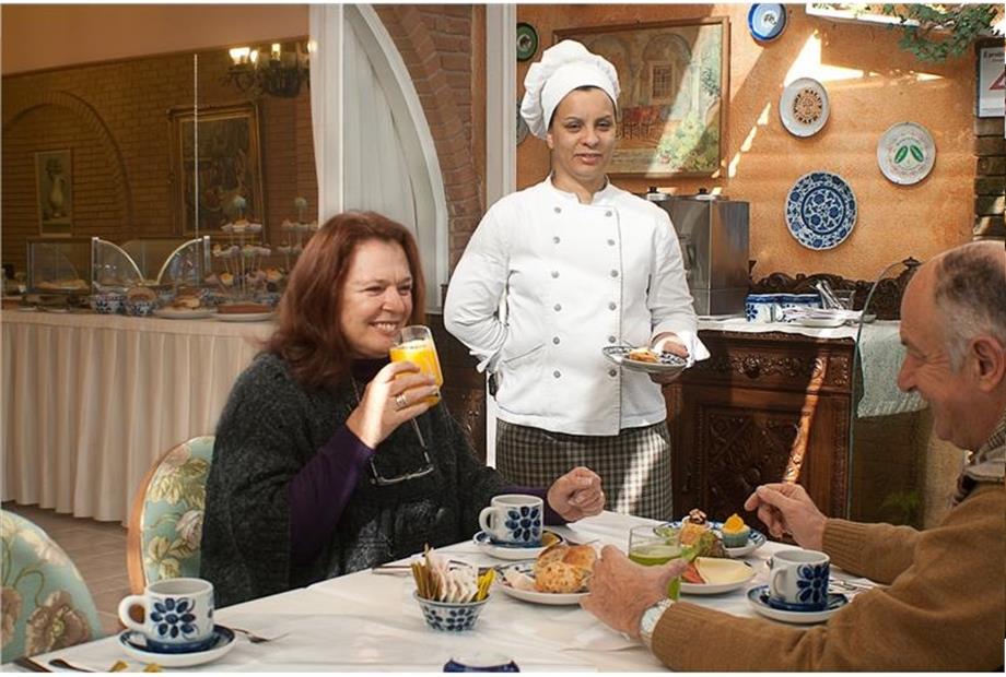 Cafe Tony, Mariza e Isabel.jpg