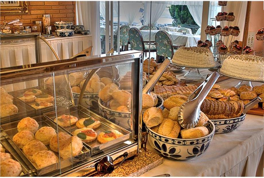 cafe da manha salgados e doces.jpg