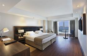 SUPERIOR PLUS COM CAMA CASAL do Windsor Oceanico Hotel