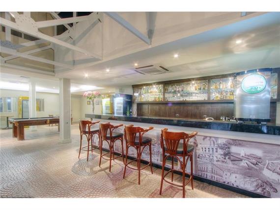 bar03.JPG