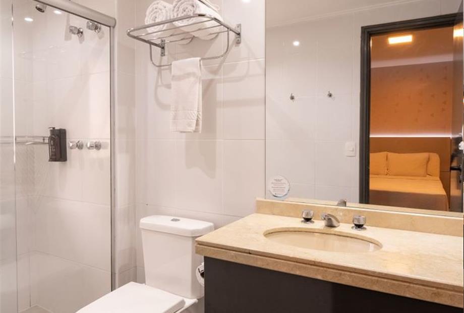 intercity jardins- standard novo banheiro (3).jpg