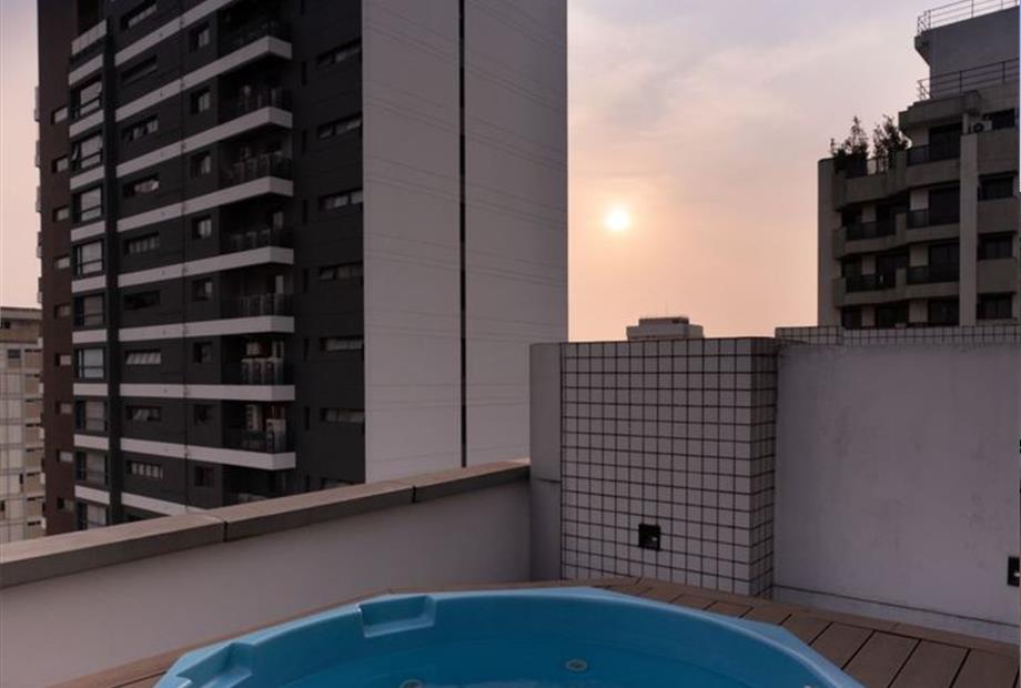 intercity jardins- jacuzzi.jpg