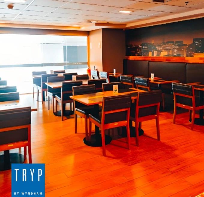 14 restaurante 2_easy-resize.com.jpg
