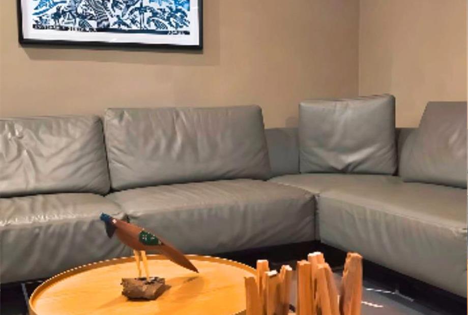 3 lobby 4_easy-resize.com.jpg