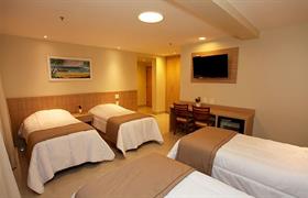 QUARTO QUÁDRUPLO do Elegance Praia Hotel Rio de Janeiro