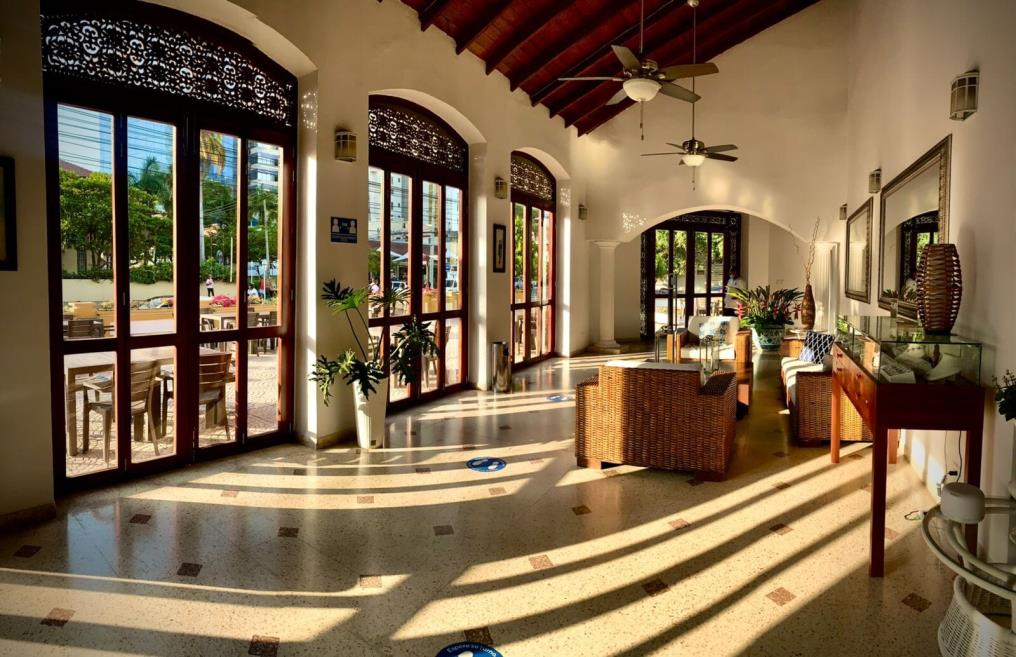 interior 1.jpg
