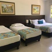 Habitación Cuádruple (Cama doble + 2 individuales)