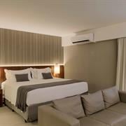 Junior Suite Couple with Courtyard View