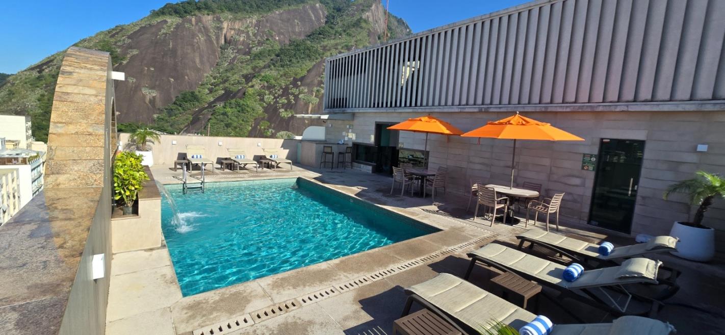 piscina.jpeg