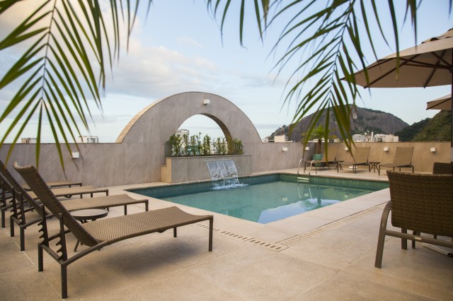 PISCINA 2.jpg
