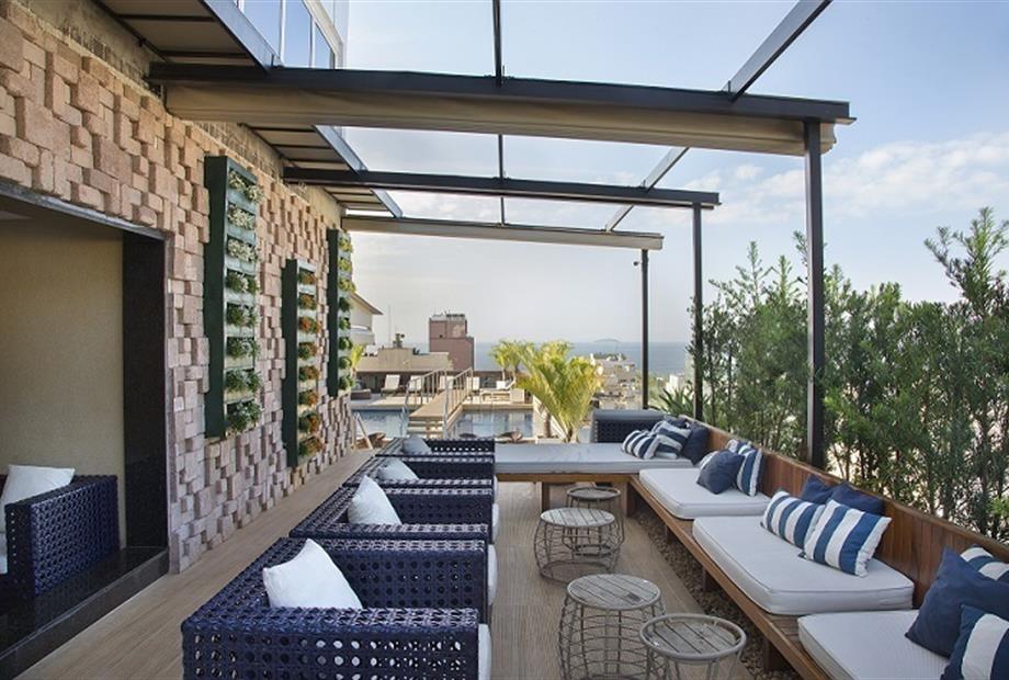 lounge com vista mar.jpg