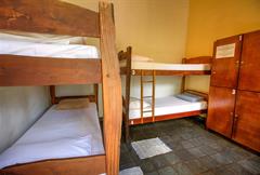 Cama em Dormitório Feminino Com 4 Camas