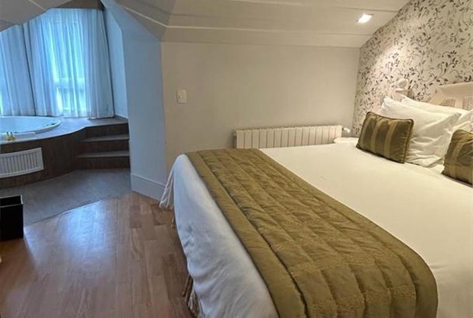 whatsapp image 2024-04-06 at 13.32.25 (10).jpeg