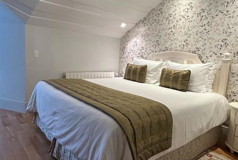 whatsapp image 2024-04-06 at 13.32.25 (12).jpeg