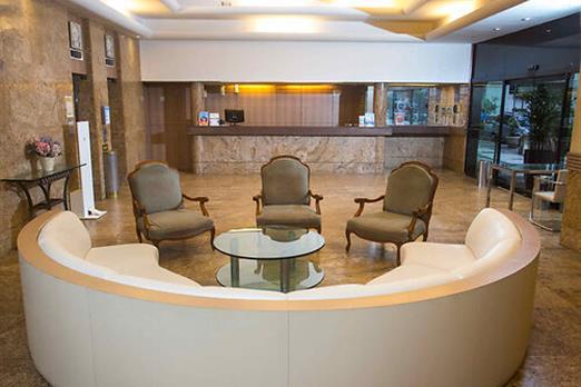 1p5a0366 loby omnibees 2.jpg