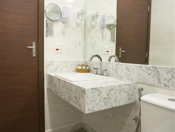 booking iiiiiii omnibees.jpg