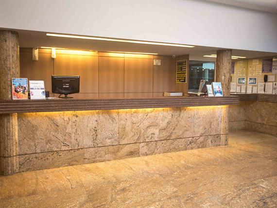 1p5a0366 loby omnibees 3.jpg