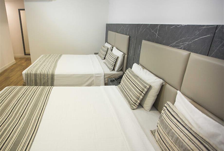 quarto booking iiiii quádruplo.jpg