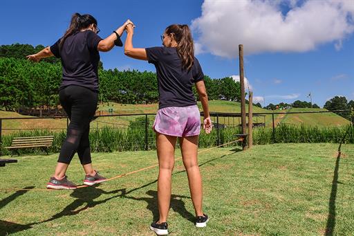 parque outdoor 4 slackline.jpg