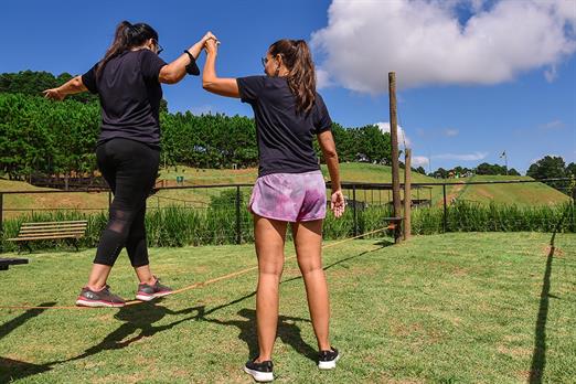 parque outdoor 4 slackline.jpg