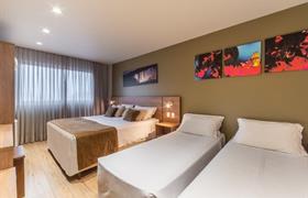 Suite with Bathtub of Hotel Laghetto Pedras Altas