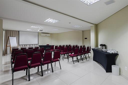 sefi - sala jurerê - auditório (5) (1).jpg