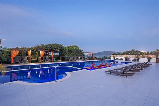 sefi - piscina (1) (1).jpg