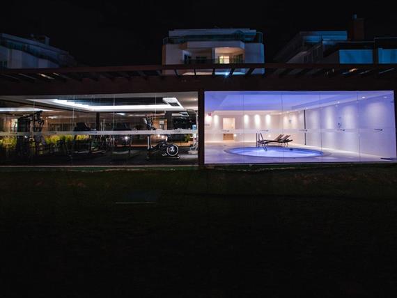 sefi - jacuzzi (13) (1).jpg