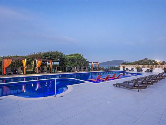 sefi - piscina (1) (1).jpg