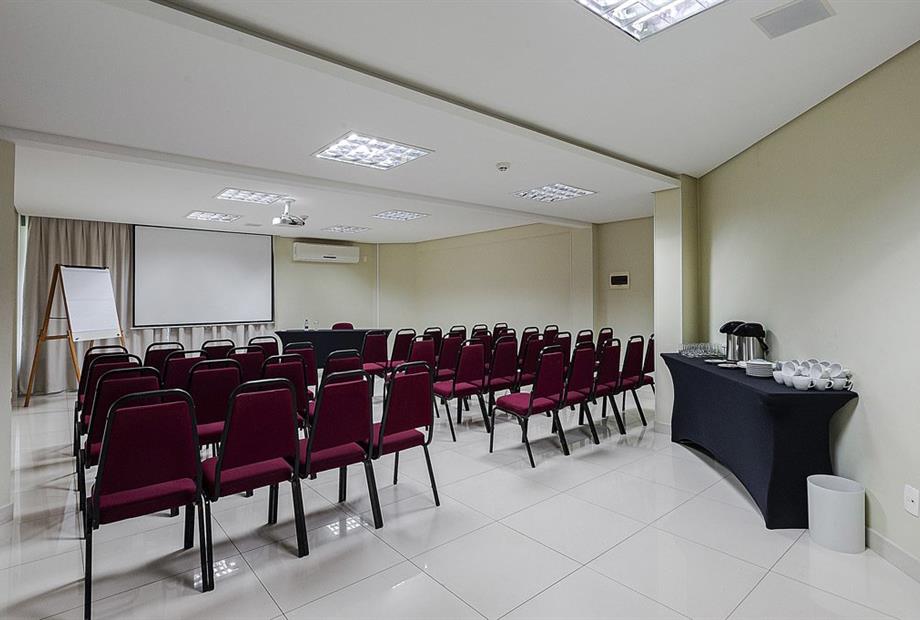 sefi - sala jurerê - auditório (5) (1).jpg