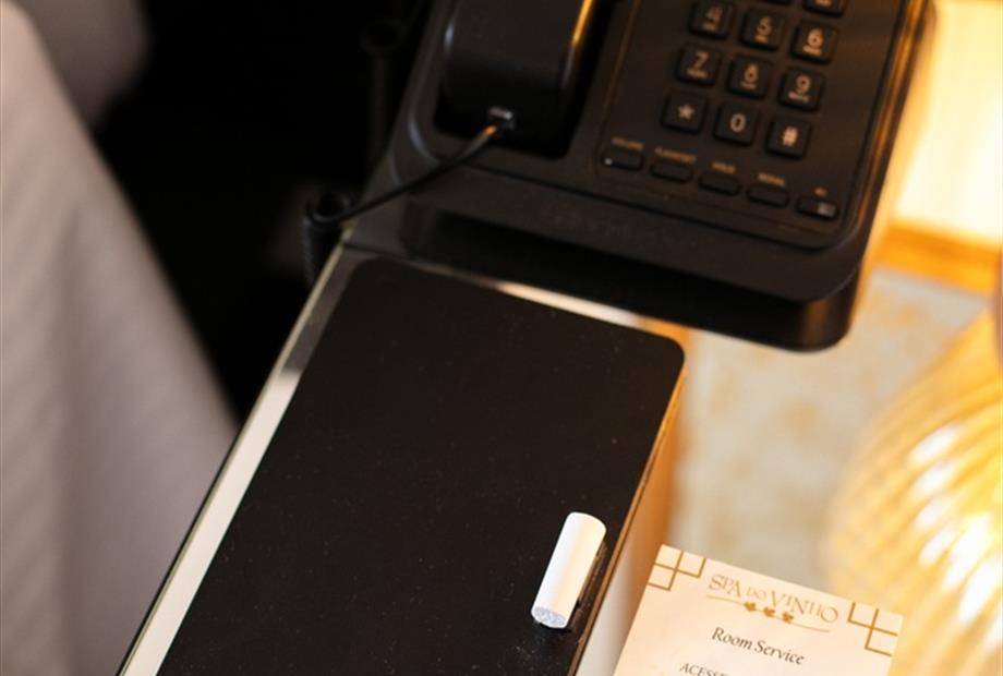 detalhe acomodação mesa lateral.jpg