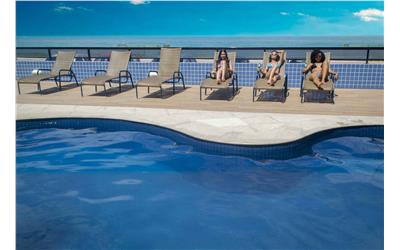 Piscina  e o Mar