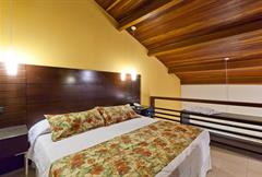 Suíte Master (Cap. para até 6 pessoas, escada interna e hidromassagem para 2 pessoas)