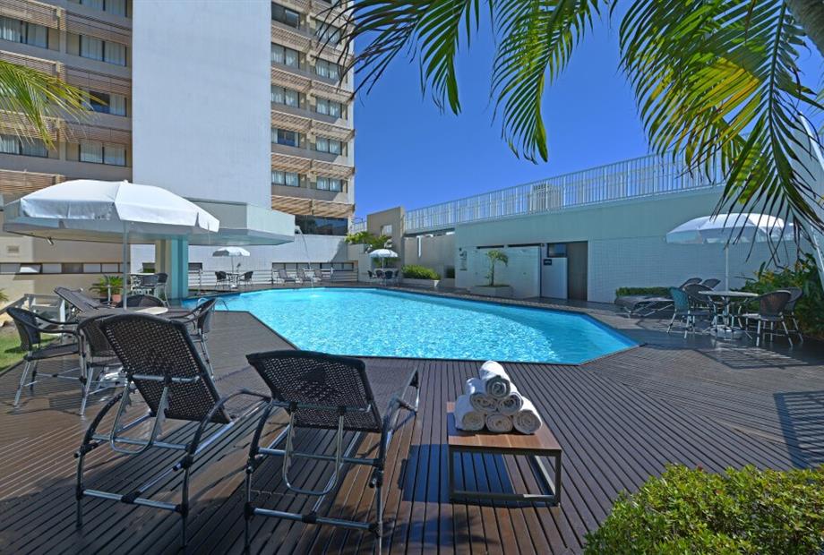 hotel_deville_cuiaba-piscina_6.jpg