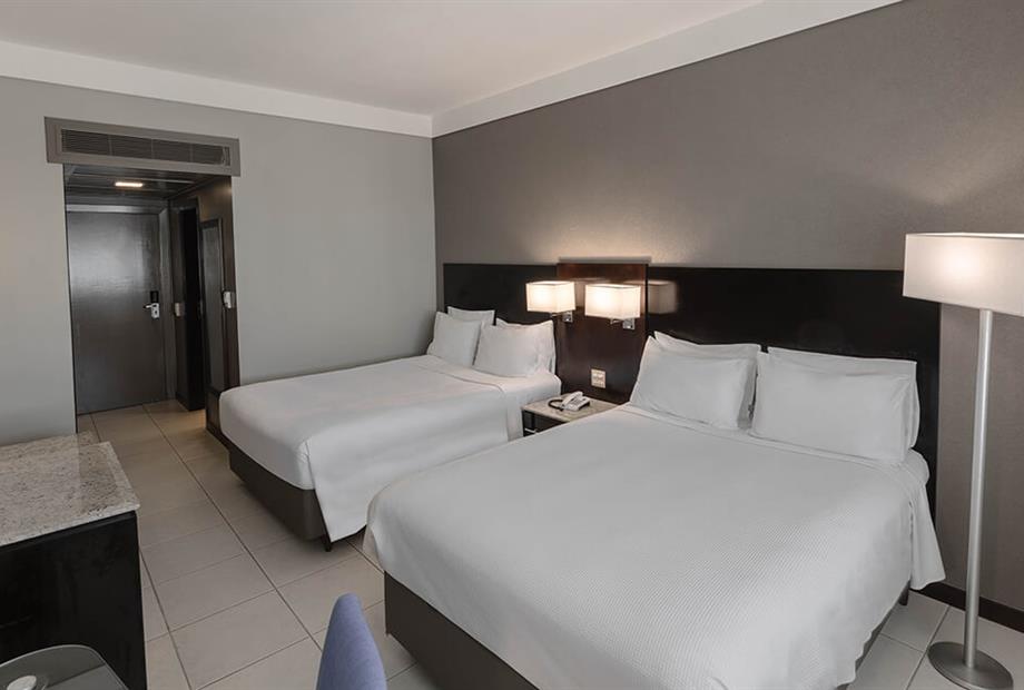hotel_deville_cuiaba_luxo_2_cama_1.jpg