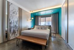 Luxury Room With 1 King Size Bed