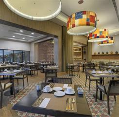 hotel_deville_campo_grande-restaurante_1.jpg